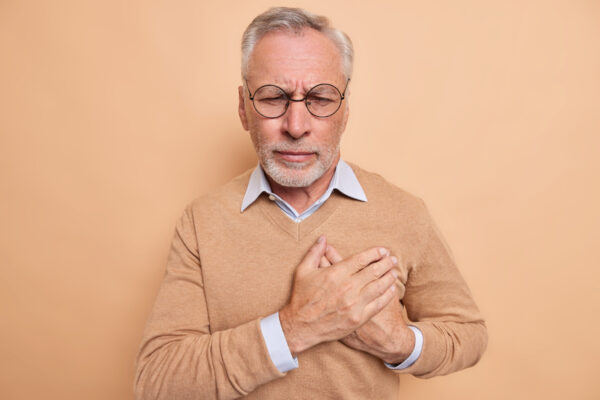 Infarto agudo del miocardio: Qué es, síntomas y tratamiento